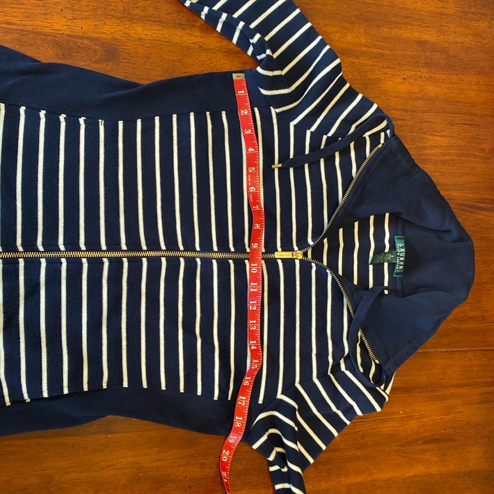 Classic and sophisticated sweater